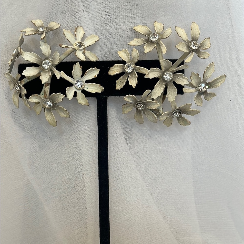Vintage floral enamel metal earrings